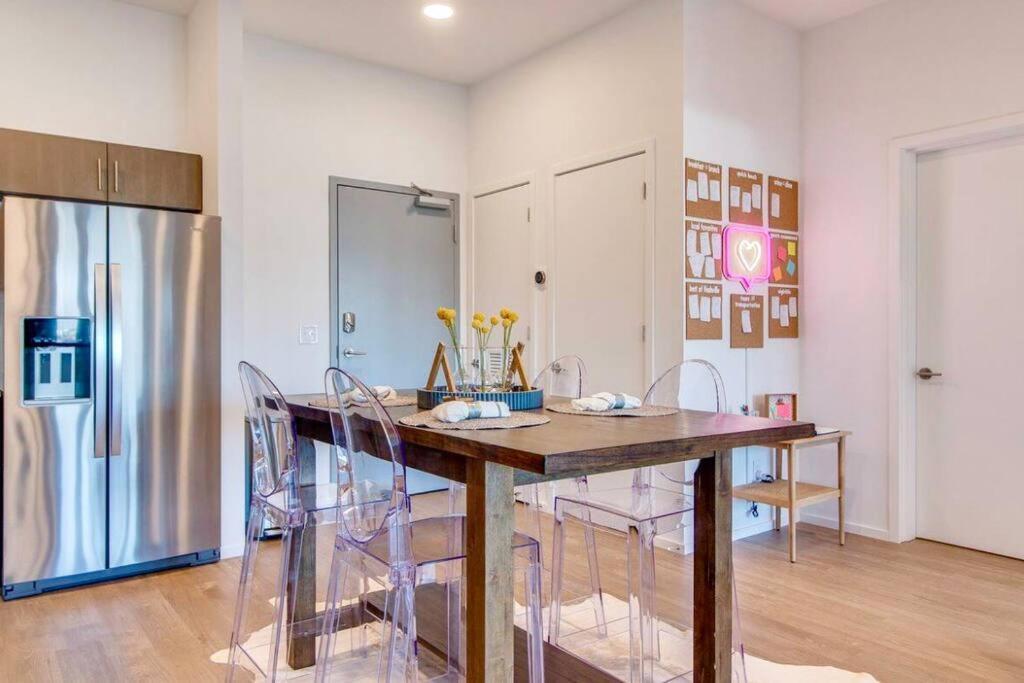 Stylish Downtown Condo W/ Pool & Parking Nashville Esterno foto