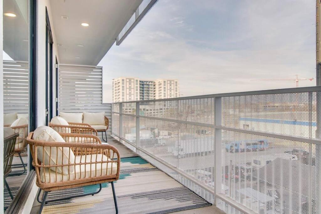 Stylish Downtown Condo W/ Pool & Parking Nashville Esterno foto