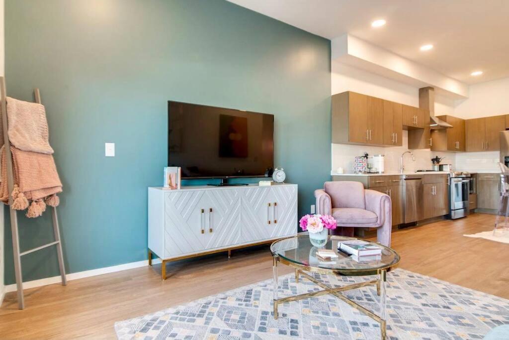 Stylish Downtown Condo W/ Pool & Parking Nashville Esterno foto