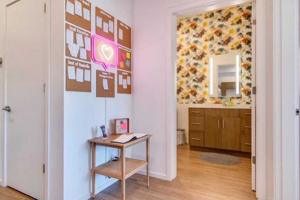 Stylish Downtown Condo W/ Pool & Parking Nashville Esterno foto