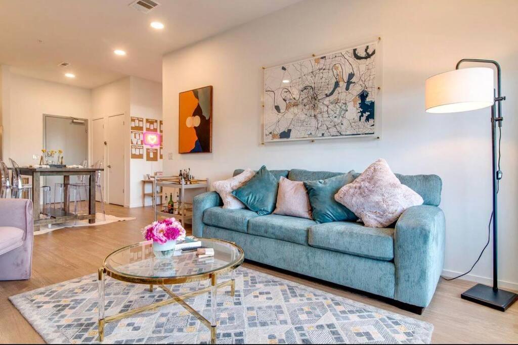 Stylish Downtown Condo W/ Pool & Parking Nashville Esterno foto